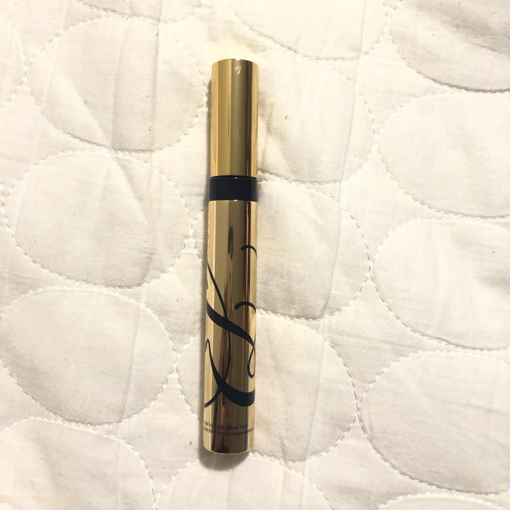 Mascara - Picture 2 of 4